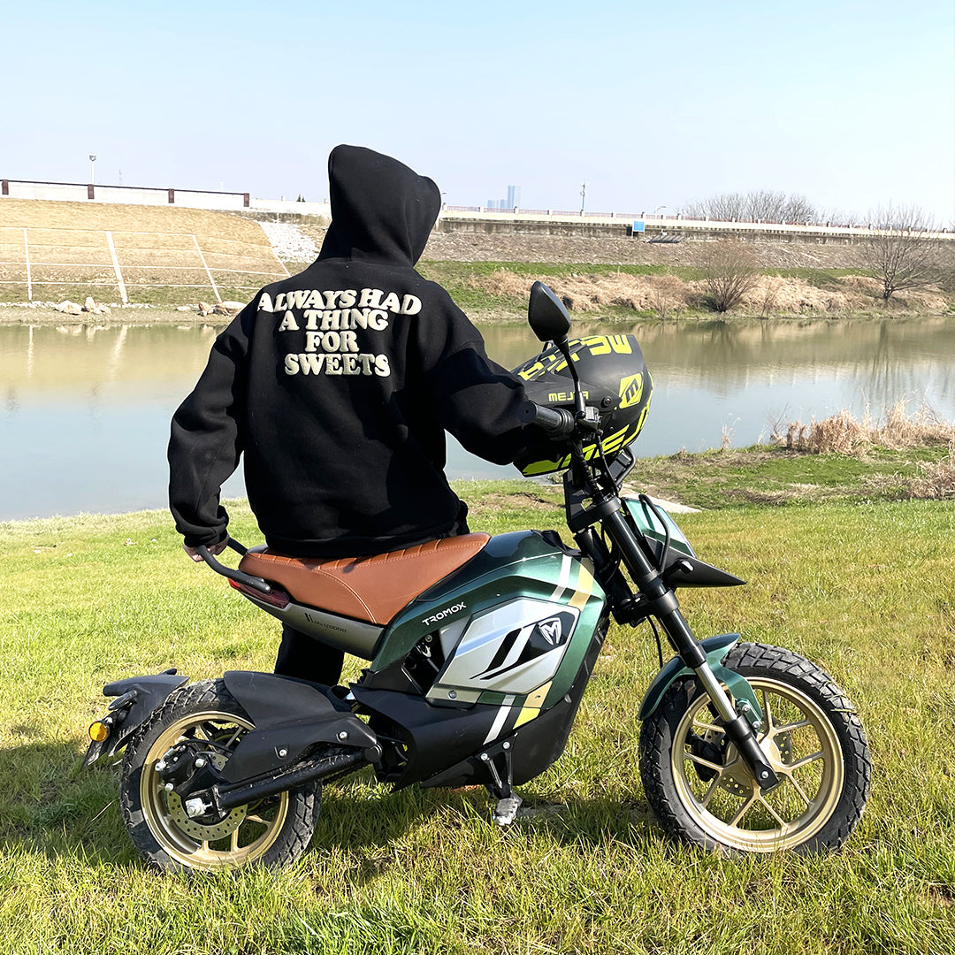 1080x1080_01.jpg